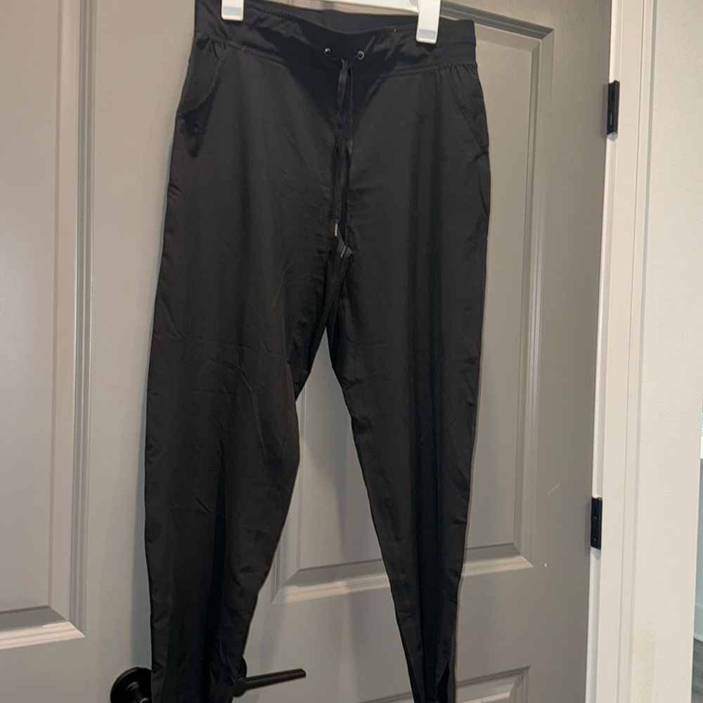 Size M scrub bottoms